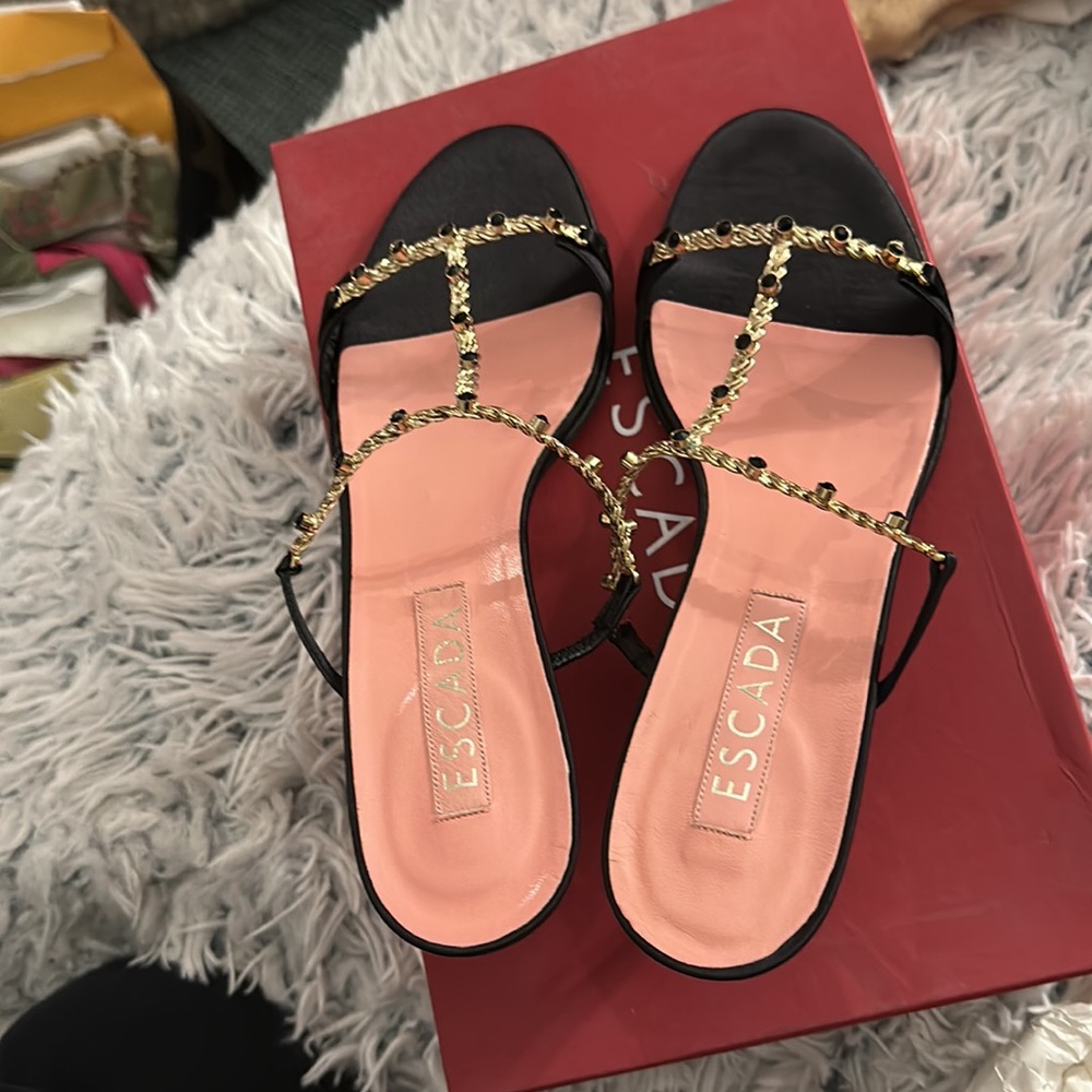 Escada kitten heels
